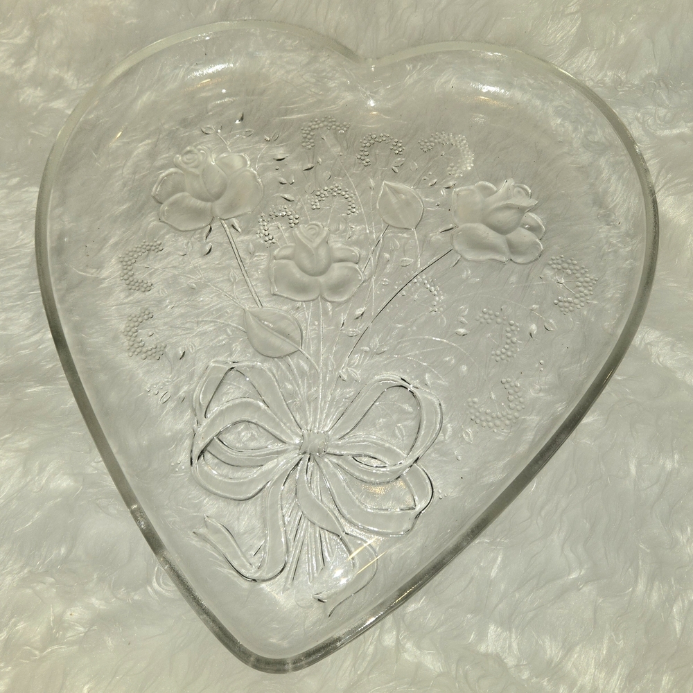 Mikasa Vintage Crystal Clear Heart-Shaped With Roses Etched In Serving Tray